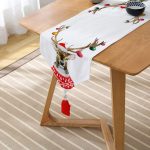 Modern Geyik Desen Dijital Baskılı Püsküllü Şönil Üçgen Runner Realhomes