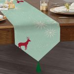 Christmas TemalıDijital Baskılı Püsküllü Şönil Üçgen Runner Realhomes