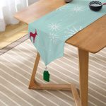 Christmas TemalıDijital Baskılı Püsküllü Şönil Üçgen Runner Realhomes