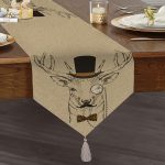 Geyik Desenli Dijital Baskılı Dekoratif Püsküllü Şönil Üçgen Runner Realhomes