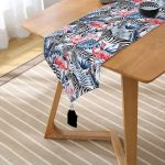 Flamingo Temalı Dijital Baskılı Püsküllü Şönil Üçgen Runner Realhomes