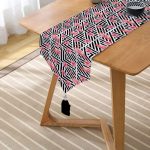 RealHomes Dijital Baskılı Özel Tasarım Püsküllü Şönil Üçgen Runner Realhomes