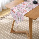 - UcgenRunner-918-Gorsel2 - Realhomes Flamingo Desenli Dijital Baskılı Püsküllü Şönil Üçgen Runner Realhomes