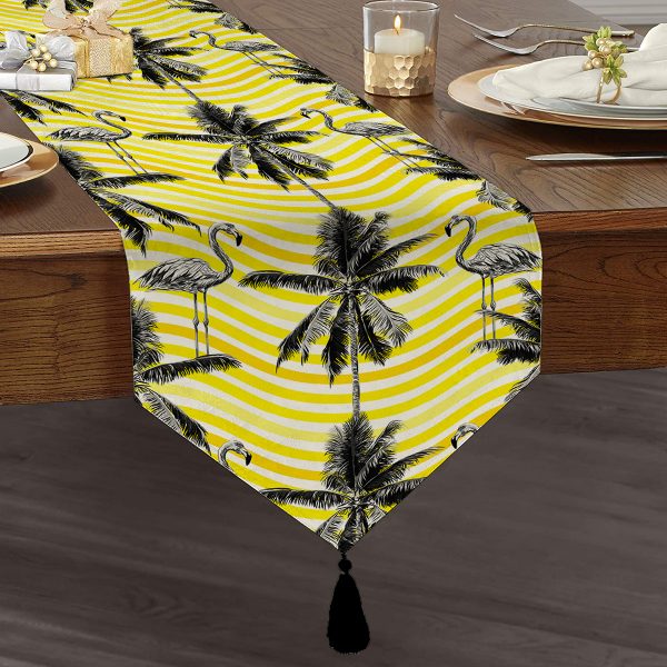 - UcgenRunner-950-Gorsel1 - Realhomes  Realhomes Kırmızı Renkli Dijital Baskılı Dekoratif Özel Tasarım Püsküllü Şönil Üçgen Runner Realhomes