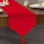 - UcgenRunner-956-Gorsel1 - Realhomes  Realhomes Kırmızı Renkli Dijital Baskılı Dekoratif Özel Tasarım Püsküllü Şönil Üçgen Runner Realhomes