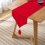 - UcgenRunner-956-Gorsel2 - Realhomes  Realhomes Kırmızı Renkli Dijital Baskılı Dekoratif Özel Tasarım Püsküllü Şönil Üçgen Runner Realhomes