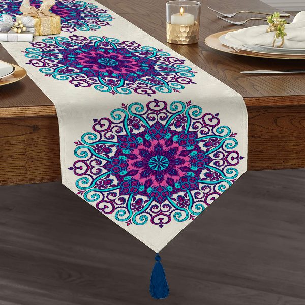 - UcgenRunner-964-Gorsel1 - Realhomes  Real Homes Dijital Baskılı Dekoratif Püsküllü Şönil Üçgen Runner Realhomes