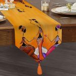 - UcgenRunner-arap3kiz-Gorsel1 - Realhomes  RealHomes Afrikan Kadınlar Temalı Dijital Baskılı Dekoratif Püsküllü Şönil Üçgen Runner Realhomes