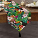 - UcgenRunner-hbpapagan-Gorsel1 - Realhomes Amazon Papağan Temalı Dijital Baskılı Dekoratif Püsküllü Şönil Üçgen Runner Realhomes