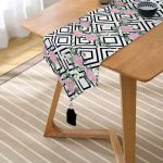 - UcgenRunner-real17-Gorsel2 - Realhomes RealHomes Dijital Baskılı Çiçek Desenli Püsküllü Şönil Üçgen Runner Realhomes