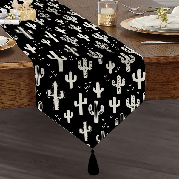 - UcgenRunner-real2-Gorsel1 - Realhomes  RealHomes Dijital Baskılı Geometrik Desen Püsküllü Şönil Üçgen Runner Realhomes