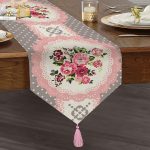 RealHomes Özel Tasarım Dijital Baskılı Dekoratif Püsküllü Şönil Üçgen Runner Realhomes