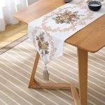 - UcgenRunner-real231-Gorsel2 - Realhomes RealHomes Özel Tasarım Dijital Baskılı Dekoratif Püsküllü Şönil Üçgen Runner Realhomes