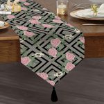 - UcgenRunner-real244-Gorsel1 - Realhomes RealHomes Özel Tasarım Dijital Baskılı Dekoratif Püsküllü Şönil Üçgen Runner Realhomes