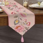 - UcgenRunner-real247-Gorsel1 - Realhomes RealHomes Özel Tasarım Dijital Baskılı Dekoratif Püsküllü Şönil Üçgen Runner Realhomes