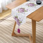 RealHomes Özel Tasarım Dijital Baskılı Dekoratif Püsküllü Şönil Üçgen Runner Realhomes