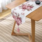 - UcgenRunner-real279-Gorsel2 - Realhomes  RealHomes Özel Tasarım Dijital Baskılı Dekoratif Püsküllü Şönil Üçgen Runner Realhomes