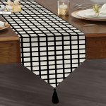 - UcgenRunner-real291-Gorsel1 - Realhomes RealHomes Özel Tasarım Dijital Baskılı Dekoratif Püsküllü Şönil Üçgen Runner Realhomes