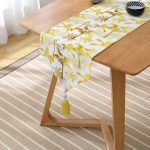 RealHomes Özel Tasarım Dijital Baskılı Dekoratif Püsküllü Şönil Üçgen Runner Realhomes