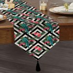 RealHomes Dijital Baskılı Özel Tasarım Püsküllü Şönil Üçgen Runner Realhomes