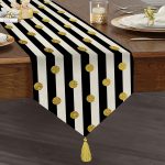 RealHomes Özel Tasarım Dijital Baskılı Dekoratif Püsküllü Şönil Üçgen Runner Realhomes