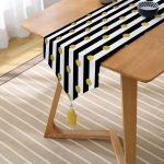 RealHomes Özel Tasarım Dijital Baskılı Dekoratif Püsküllü Şönil Üçgen Runner Realhomes