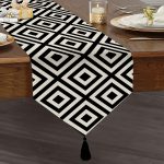 - UcgenRunner-real305-Gorsel1 - Realhomes RealHomes Özel Tasarım Dijital Baskılı Dekoratif Püsküllü Şönil Üçgen Runner Realhomes