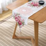 RealHomes Özel Tasarım Dijital Baskılı Dekoratif Püsküllü Şönil Üçgen Runner Realhomes