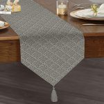 - UcgenRunner-real311-Gorsel1 - Realhomes  RealHomes Özel Tasarım Dijital Baskılı Dekoratif Püsküllü Şönil Üçgen Runner Realhomes