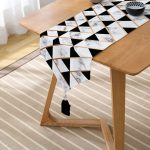 - UcgenRunner-real322-Gorsel2 - Realhomes  RealHomes Özel Tasarım Dijital Baskılı Dekoratif Püsküllü Şönil Üçgen Runner Realhomes