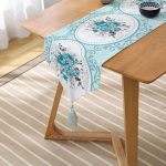 RealHomes Özel Tasarım Dijital Baskılı Dekoratif Püsküllü Şönil Üçgen Runner Realhomes