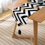 - UcgenRunner-real58-Gorsel2 - Realhomes Realhomes Siyah Zigzaglı Kar Taneleri Özel Tasarım Püsküllü Şönil Üçgen Runner Realhomes