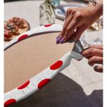 - Supla2li-2151-Gorsel4 - Realhomes Realhomes Kırmızı Puantiyeli Dijital Baskılı Modern 2'li Yuvarlak Servis Altlığı - Supla Realhomes