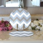 - Supla2li-2177-Gorsel3 - Realhomes Realhomes Mavi Gri Zigzag Desenli Dijital Baskılı Modern 2'li Yuvarlak Servis Altlığı - Supla Realhomes