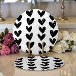 - Supla2li-2305-Gorsel1 - Realhomes Realhomes Siyah Kalp Desenli Dijital Baskılı Modern 2'li Yuvarlak Servis Altlığı - Supla Realhomes