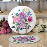 - Supla2li-2398-Gorsel1 - Realhomes  Realhomes Lila Renk Demet Zambak Motifli Modern 2'li Yuvarlak Servis Altlığı - Supla Realhomes