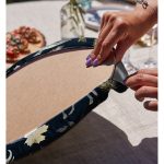 - Supla2li-3041-Gorsel4 - Realhomes Realhomes Siyah Zeminde Geyik ve Yaprak Desenli Modern 2'li Yuvarlak Servis Altlığı - Supla Realhomes