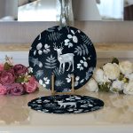 Realhomes Lacivert Zeminde Geyik ve Yaprak Motifleri Dijital Baskılı Modern 2'li Yuvarlak Servis Altlığı - Supla Realhomes