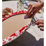 - Supla2li-3046-Gorsel4 - Realhomes  Realhomes Kırmızı Beyaz Yılbaşı Geyikleri Dijital Baskılı Modern 2'li Yuvarlak Servis Altlığı - Supla Realhomes