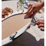 - Supla2li-3047-Gorsel4 - Realhomes  Realhomes Beyaz Zeminde Yılbaşı Motifleri Dijital Baskılı Modern 2'li Yuvarlak Servis Altlığı - Supla Realhomes