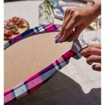 - Supla2li-3077-Gorsel4 - Realhomes Realhomes Pembe Lacivert Ekose Desenli Modern 2'li Yuvarlak Servis Altlığı - Supla Realhomes