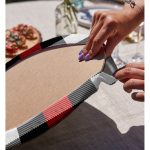 - Supla2li-3080-Gorsel4 - Realhomes Realhomes Siyah Kırmızı Beyaz Ekose Desenli Modern 2'li Yuvarlak Servis Altlığı - Supla Realhomes