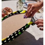 - Supla2li-3107-Gorsel4 - Realhomes Realhomes Siyah Zeminde Ekose Desenli Limon Dijital Baskılı Modern 2'li Yuvarlak Servis Altlığı - Supla Realhomes