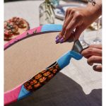 - Supla2li-3175-Gorsel4 - Realhomes Realhomes Mavi Pembe Ananas Desenli Modern 2'li Yuvarlak Servis Altlığı - Supla Realhomes