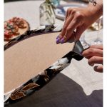 - Supla2li-3185-Gorsel4 - Realhomes Realhomes Siyah Zeminde 3D Çiçekler Temalı Modern 2'li Yuvarlak Servis Altlığı - Supla Realhomes