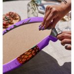 - Supla2li-3206-Gorsel4 - Realhomes  Realhomes Mor Zeminde Ananas Desenli Modern 2'li Yuvarlak Servis Altlığı - Supla Realhomes