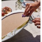 - Supla2li-3211-Gorsel4 - Realhomes Realhomes 3D Altın Görünümlü Yapraklar Desenli Modern 2'li Yuvarlak Servis Altlığı - Supla Realhomes