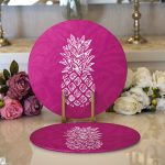Realhomes Fuşya Zeminde Ananas Desenli Modern Tasarım 2'li Yuvarlak Servis Altlığı - Supla Realhomes