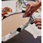 - Supla2li-3225-Gorsel4 - Realhomes Realhomes Mermer Zeminli Baklava Desenli Özel Tasarım Modern 2'li Yuvarlak Servis Altlığı - Supla Realhomes