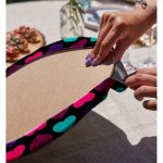 - Supla2li-3279-Gorsel4 - Realhomes  Realhomes Siyah Zeminde Kalpler Özel Tasarımlı Modern 2'li Yuvarlak Servis Altlığı - Supla Realhomes